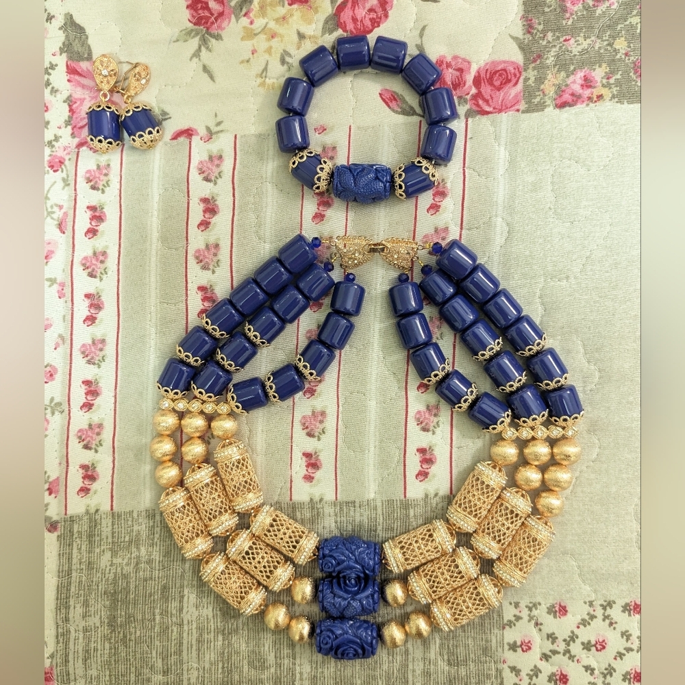Elegant Dark Blue and Gold Beaded Jewelry Set
